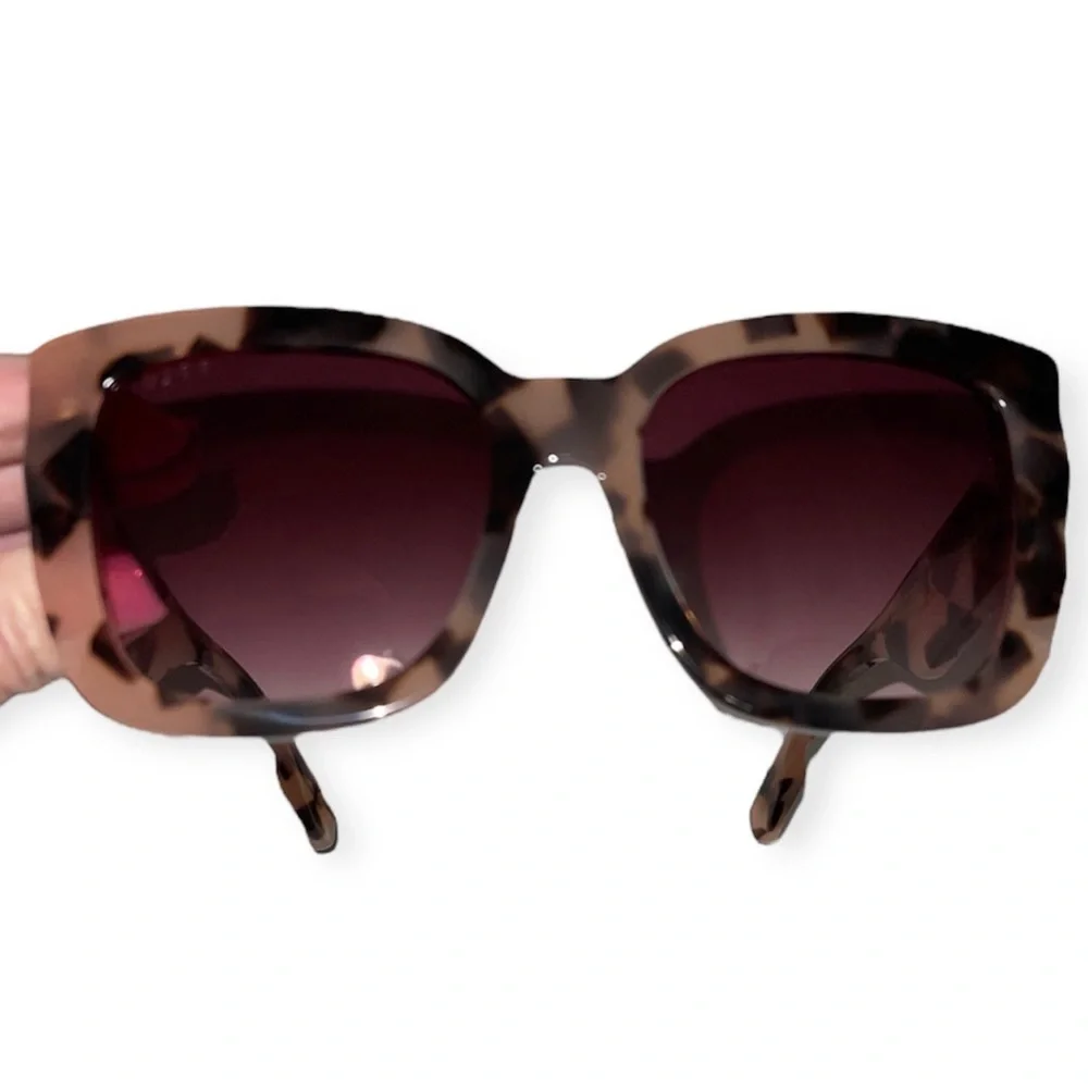 DIFF Dana Sunglasses Himalayan Tortoise Frame Wine Gradient Lenses Oversized NIB